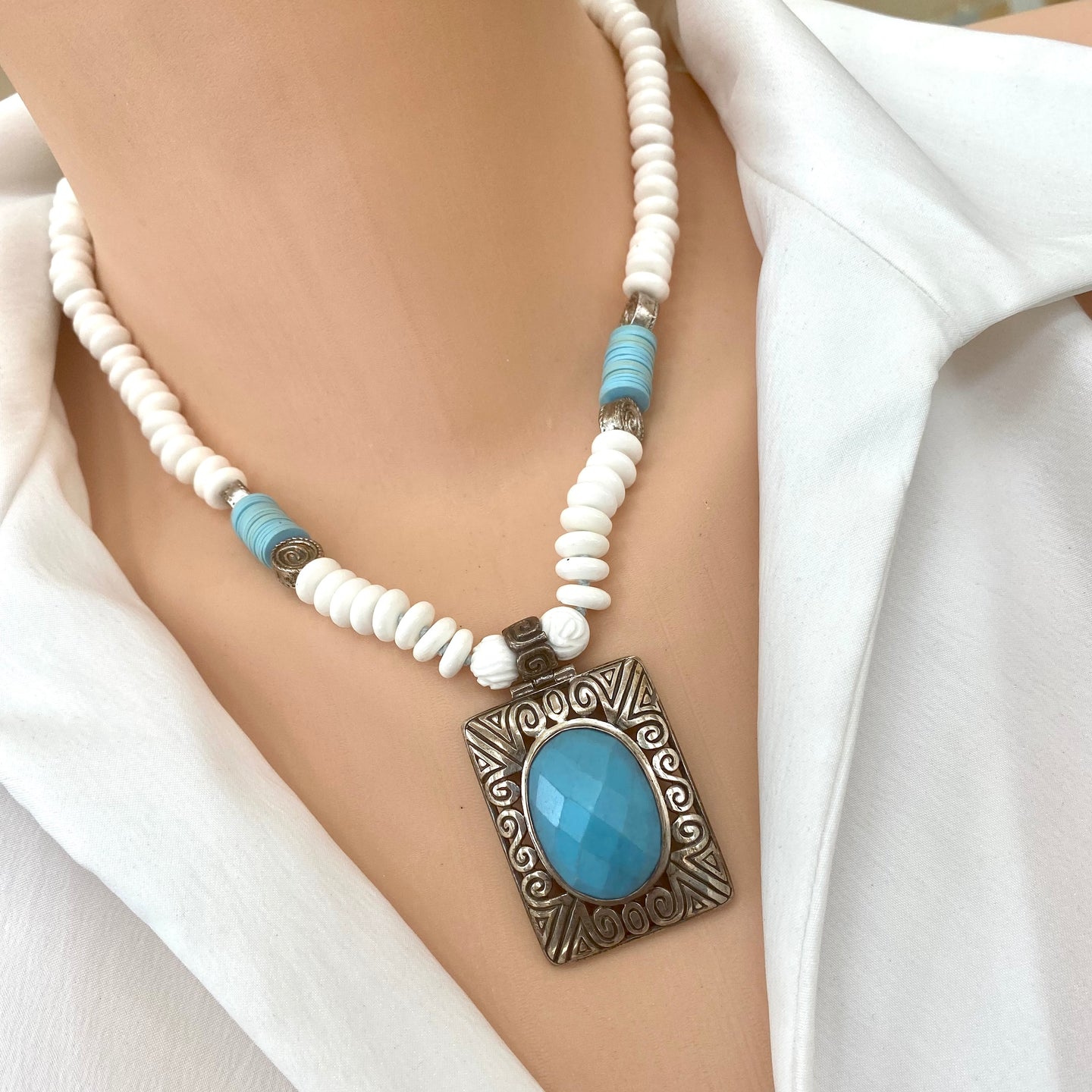 Vintage Turquoise Pendant with Tridacna Shell Beads Necklace, 17.5