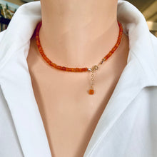 Cargar imagen en el visor de la galería, Bright Orange Carnelian Beaded Choker Necklace, Gold Filled Details, 16&quot;inch

