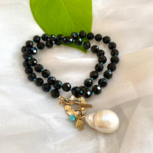 Lade das Bild in den Galerie-Viewer, Black Tourmaline Toggle Necklace with Large Baroque Pearl Pendant, Artisan Gold Bronze &amp; Gold Filled Details, 18.5&quot;in
