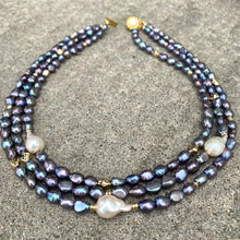 Cargar imagen en el visor de la galería, Layered Black Pearl Necklace with White Baroque Pearls, Gold Plated, 16&quot;inches
