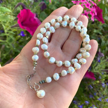 Cargar imagen en el visor de la galería, Genuine Fresh Water White Pearls w Hematite Beads Choker Necklace
