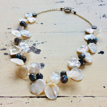 Cargar imagen en el visor de la galería, Petal Pearls Necklace with Labradorite Choker, 16&quot;in, Silver Details
