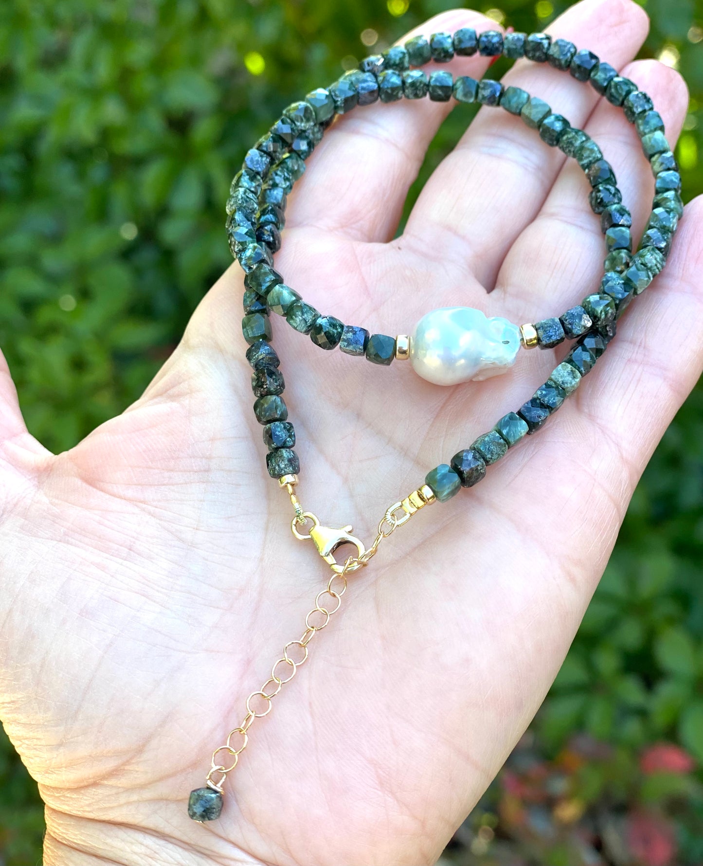 Seraphinite pearl choker necklace handmade in Canada with deep green seraphinite beads and baroque pearl