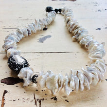 Cargar imagen en el visor de la galería, Freshwater Silver White Keshi Pearls Bridal Jewelry
