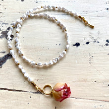 Cargar imagen en el visor de la galería, Real Pink Rose and Freshwater Pearl Beaded Necklace Rosebud Pendant
