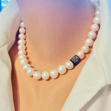 Lade das Bild in den Galerie-Viewer, Freshwater Pearl Bridal Necklace, White Pearls Short Necklace, 16.5&quot;in
