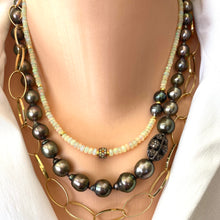 Cargar imagen en el visor de la galería, Tahitian Baroque Pearls Champagne Diamond Necklace
