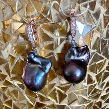 Cargar imagen en el visor de la galería, Rose Gold Vermeil Peacock Baroque Pearls Earrings
