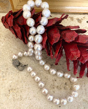 Cargar imagen en el visor de la galería, Edison Pearl Necklace, Heart Shape Pave Diamond Lobster Clasp, Oxidized Silver, 18&quot;in
