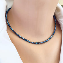 Cargar imagen en el visor de la galería, Black Mini Rice pearl Necklace with Hamsa Hand Charm, Gold Filled, 16&quot;inches

