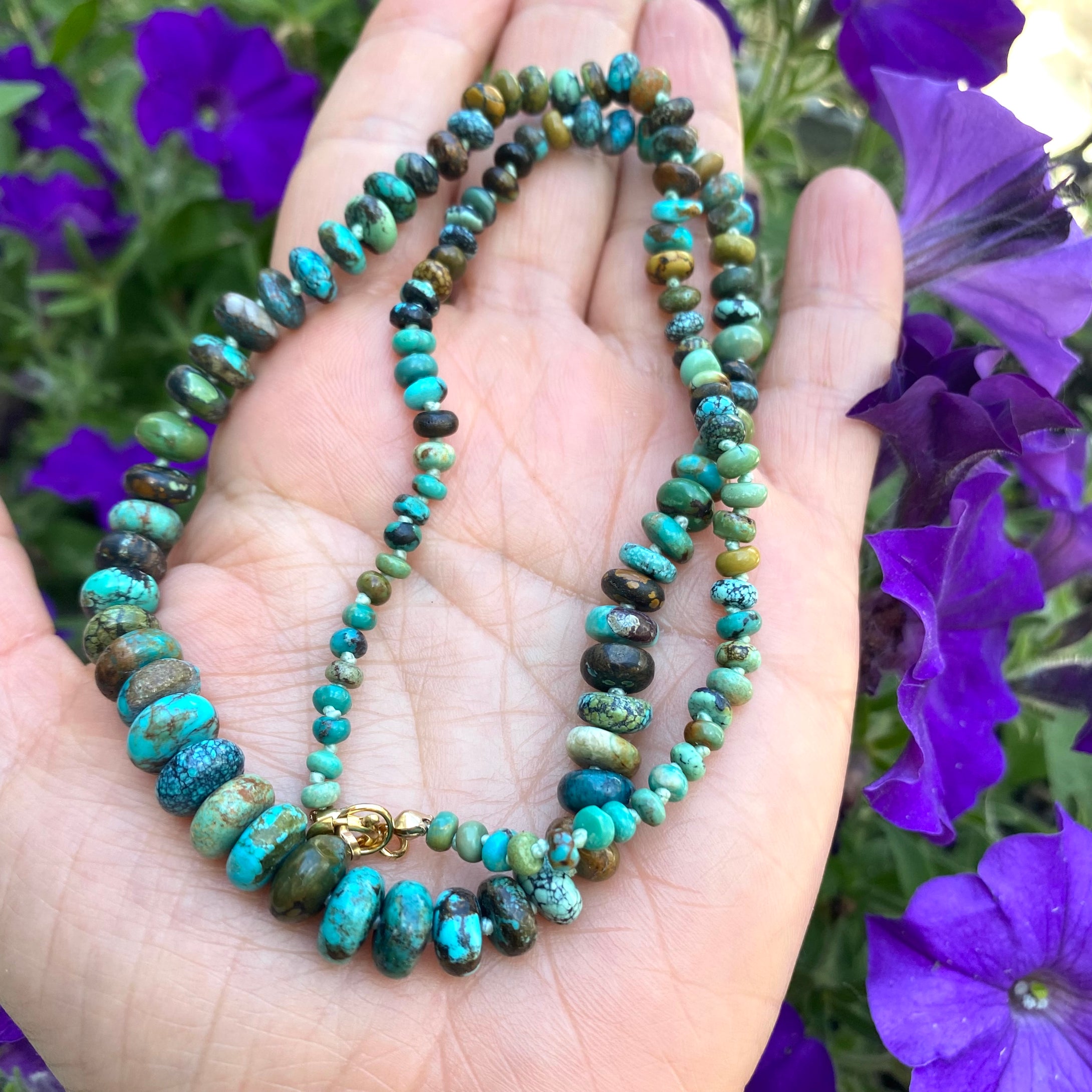 Collier en turquoise véritable, noué à la main et gradué, fermoir plaqué or, 50,8 cm, pierre de naissance de décembre