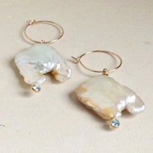 Cargar imagen en el visor de la galería, Natural Pearl and Gold Filled Hoop Earrings with Light Blue Cubic Zirconia
