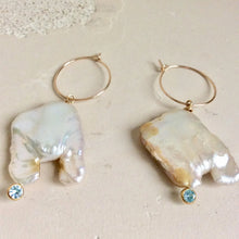 Charger l&#39;image dans la galerie, Natural Pearl and Gold Filled Hoop Earrings with Light Blue Cubic Zirconia
