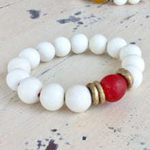 Cargar imagen en el visor de la galería, White Wood and Sea Glass Stretchy Bracelet, Chunky Beaded Pebble Bracelet
