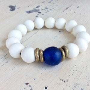 White Wood and Sea Glass Stretchy Bracelet, Chunky Beaded Pebble Bracelet