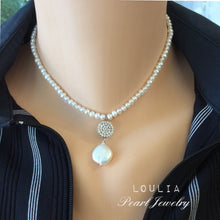 Cargar imagen en el visor de la galería, Minimalist Pearl Choker Charm Necklace
